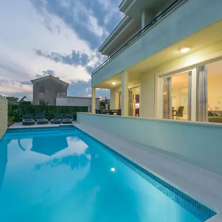 Villa Barbara-Kastela With Heated Pool Exterior photo