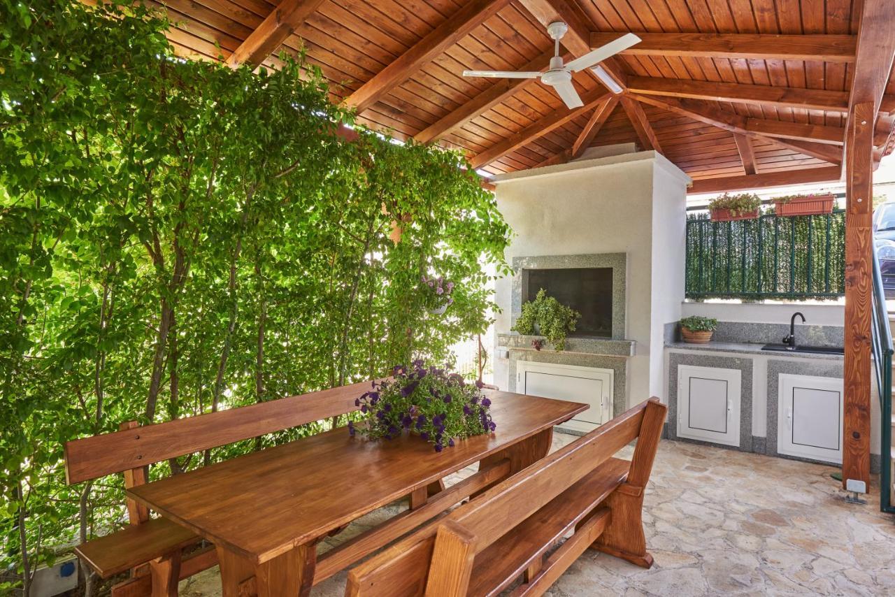 Barbara-kastela With Heated Pool *