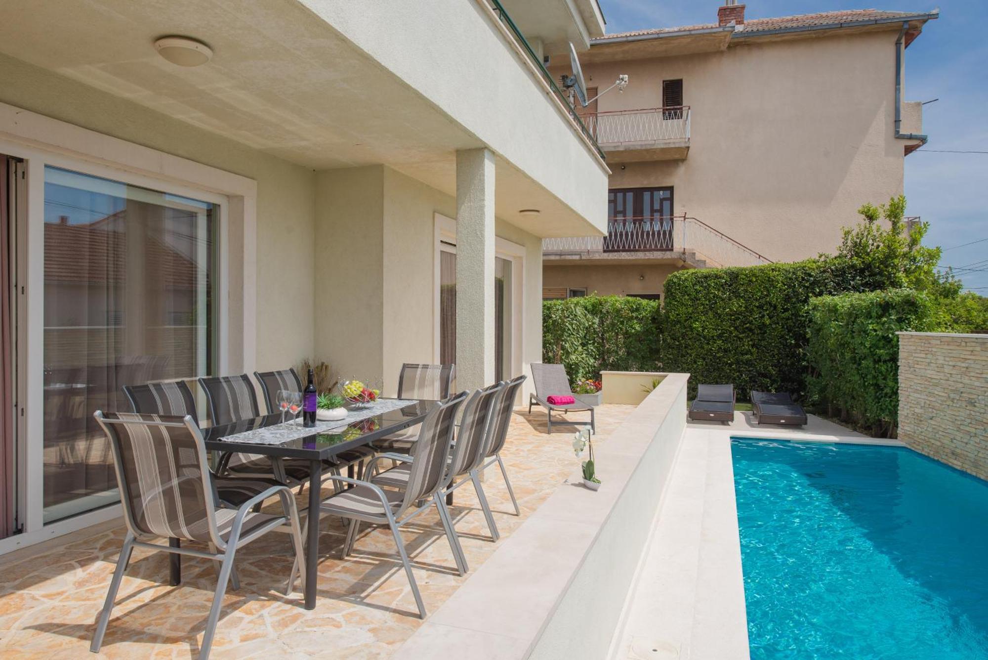 Barbara-kastela With Heated Pool Apartment