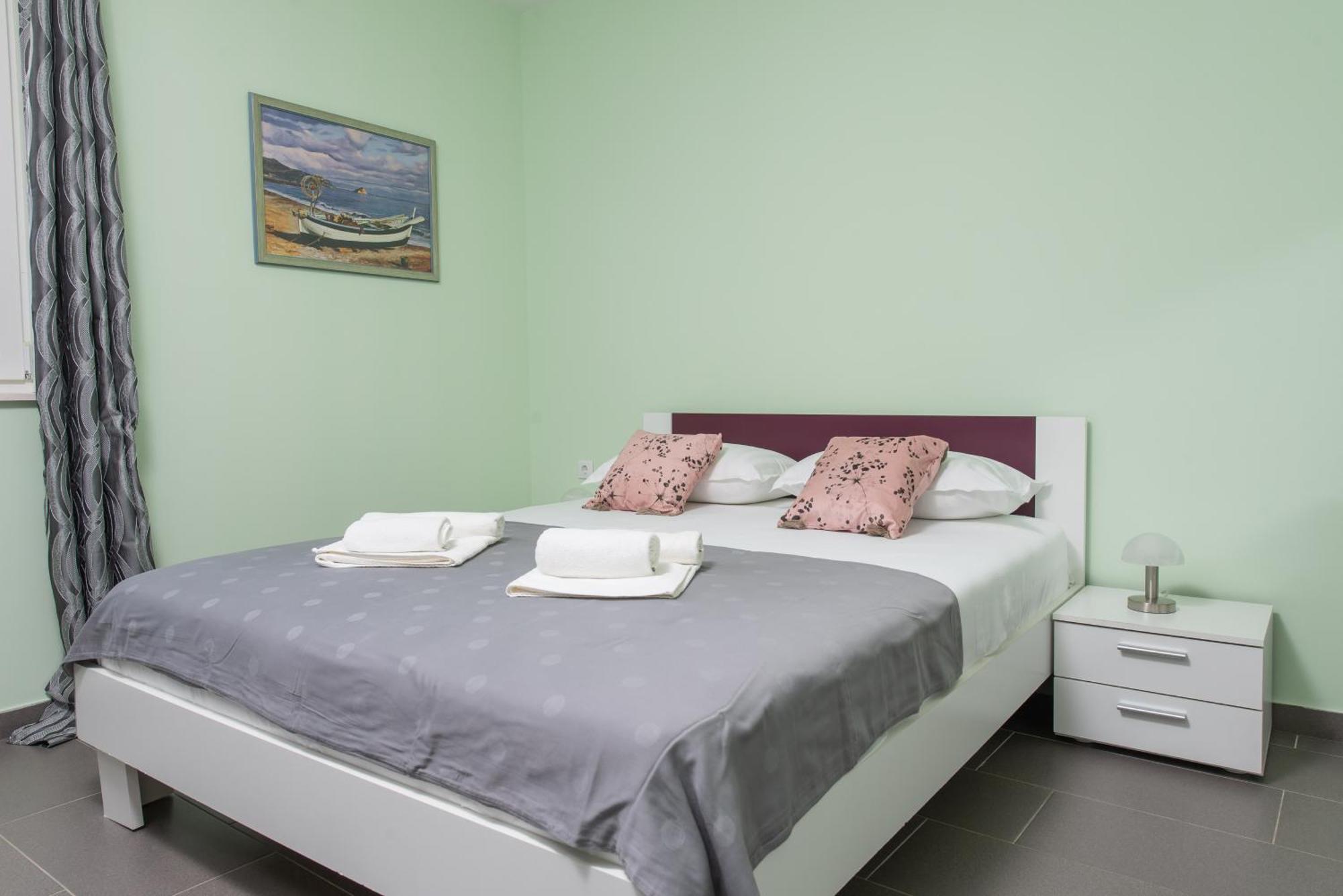 Apartment Barbara-kastela With Heated Pool *