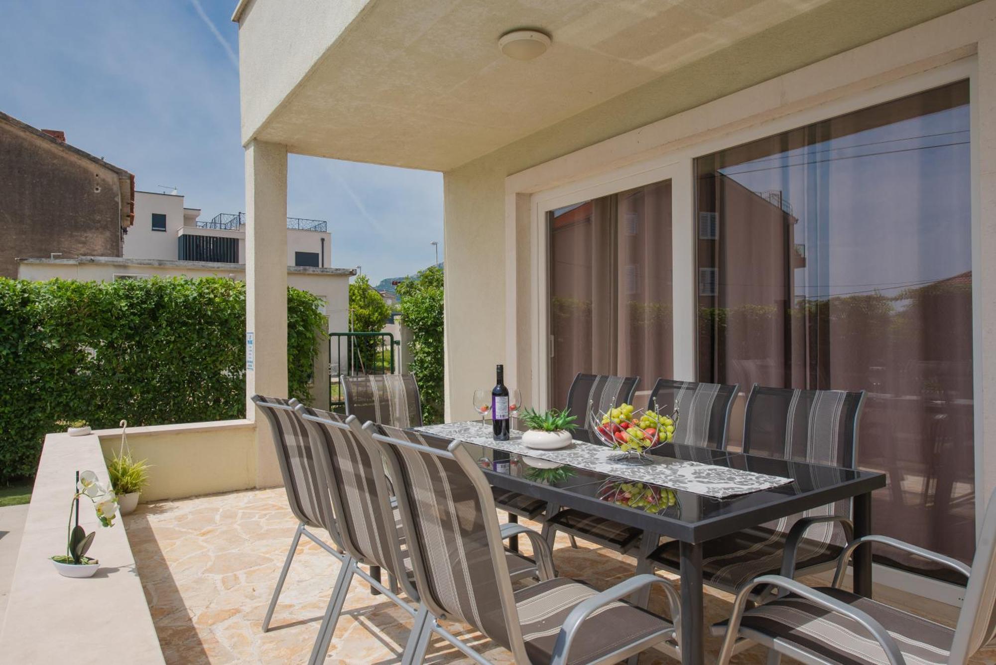 Barbara-kastela With Heated Pool Apartment Kastela