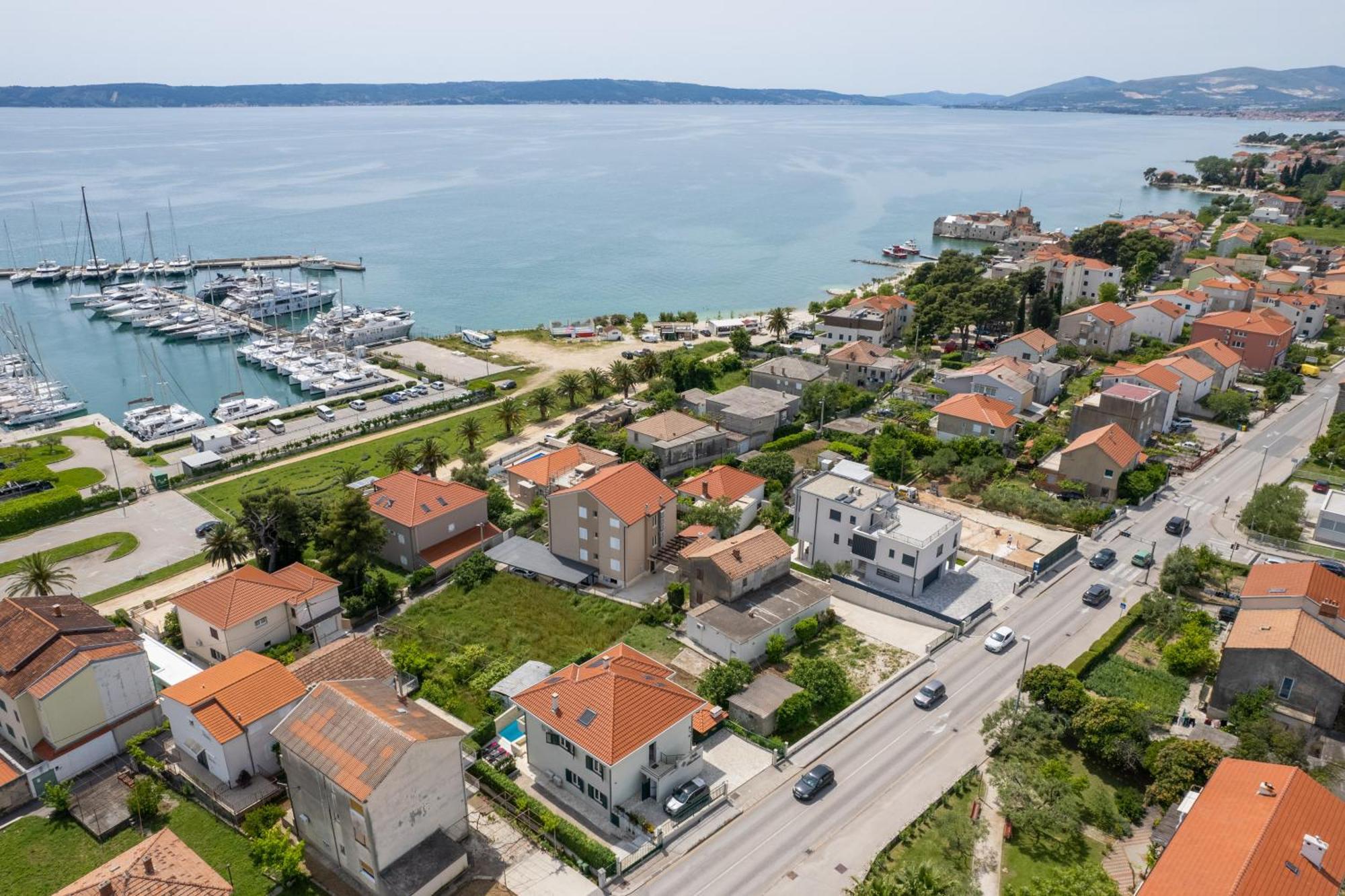 Apartment Barbara-kastela With Heated Pool Kastela