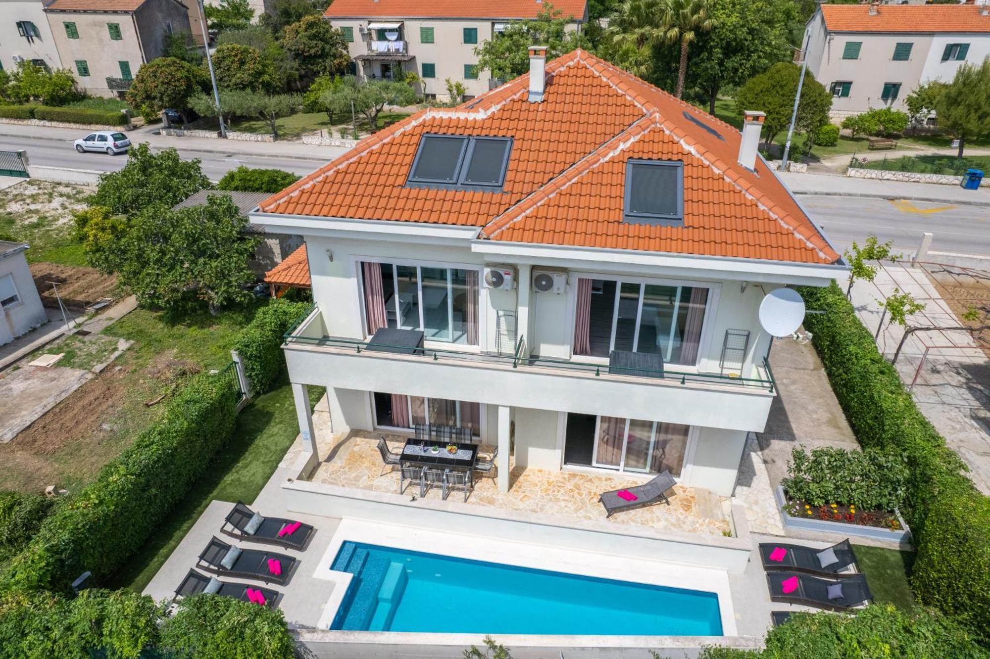 Barbara-kastela With Heated Pool *