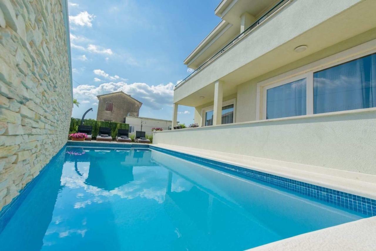 Barbara-kastela With Heated Pool *