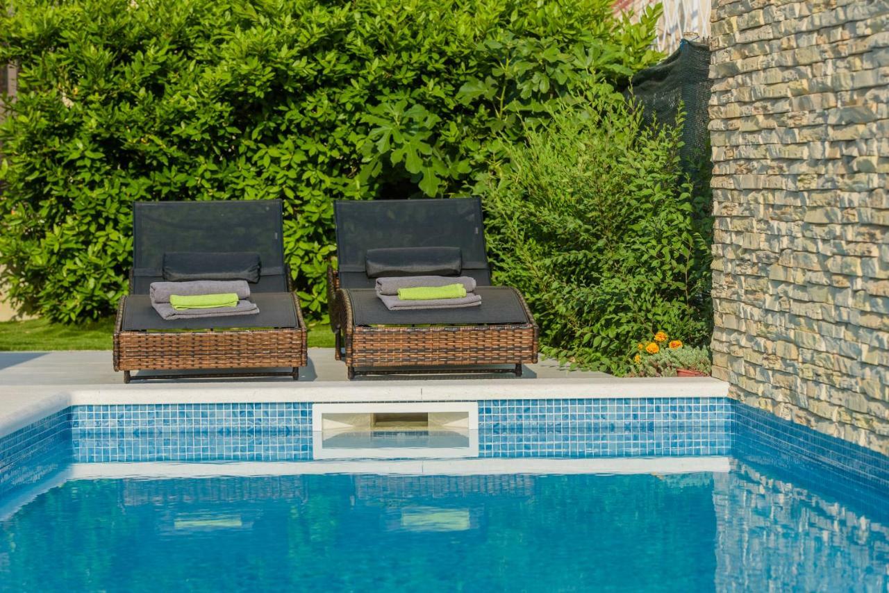 Barbara-kastela With Heated Pool Apartment Kastela